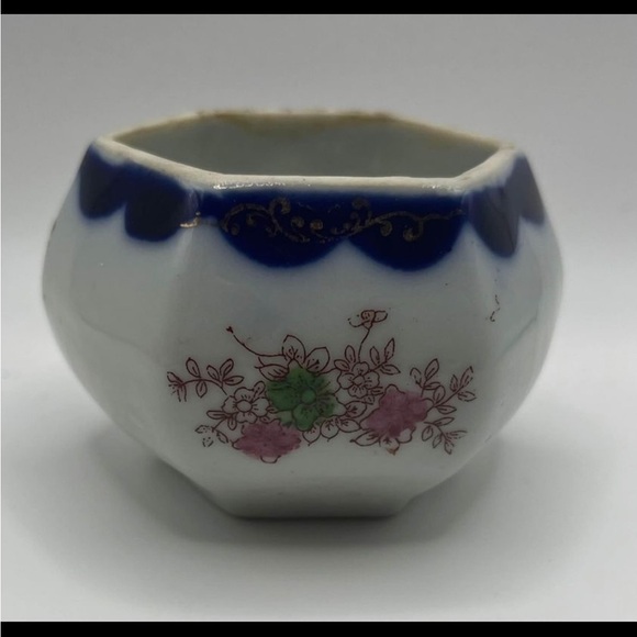 𝅺lot of Three Creamers And Salt Cellar - Picture 6 of 6